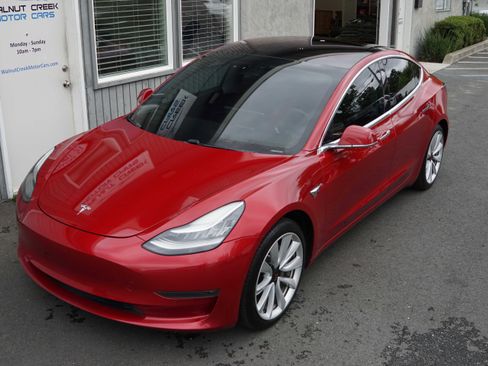 Used 2018 Tesla Model 3 Long Range image 3