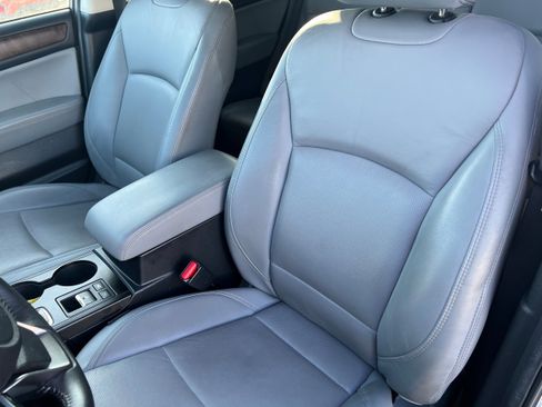 Used 2018 Subaru Outback 2.5i Limited w/ Popular Package #2 image 18