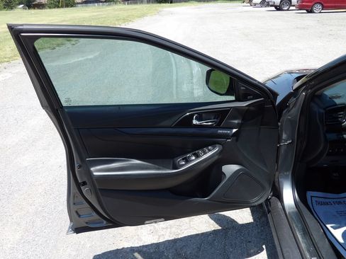 Used 2018 Nissan Maxima SR w/ Midnight Edition FWD image 10
