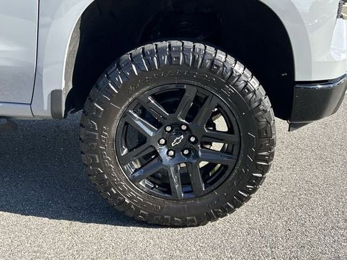 Used 2024 Chevrolet Silverado 1500 LT Trail Boss w/ Convenience Package II AWD/4WD image 13