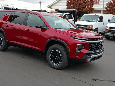 New 2026 Chevrolet Traverse Z71 w/ Driver Confidence Package image 3