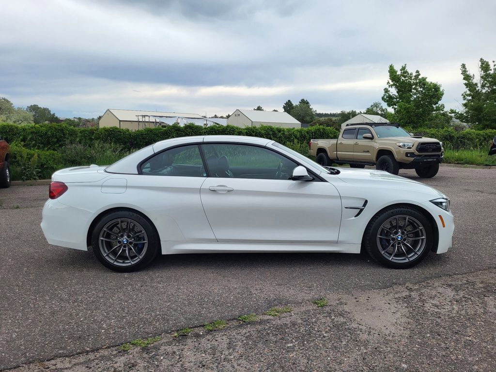 Used 2020 BMW M4 Convertible RWD image 9