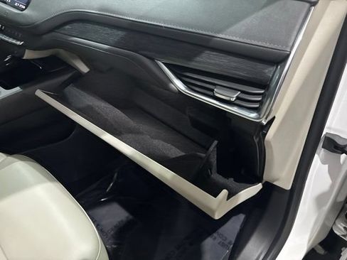 Used 2019 Cadillac XT4 Premium Luxury AWD/4WD image 42