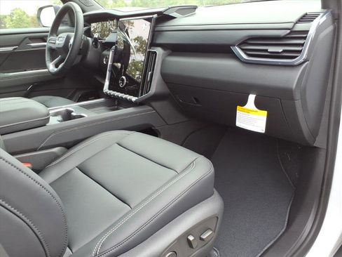 New 2026 GMC Acadia Elevation w/ Elevation Premium Package FWD image 10