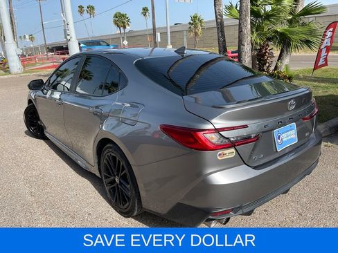 Used 2025 Toyota Camry SE FWD image 4