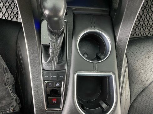 Used 2021 Toyota Avalon Limited w/ Advanced Safety Package FWD image 30