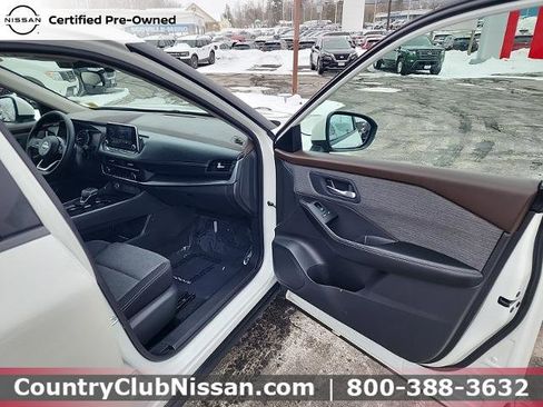 Certified 2023 Nissan Rogue SV image 29