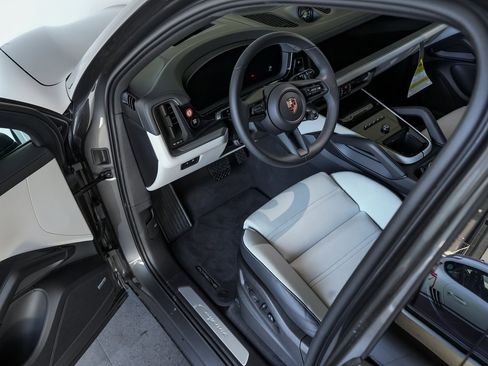 New 2026 Porsche Cayenne E-Hybrid image 4