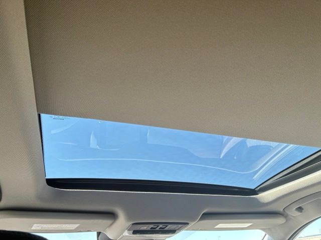 Certified 2021 Nissan Rogue Platinum FWD image 17