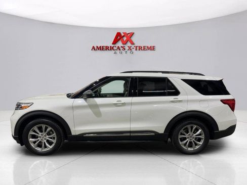Used 2020 Ford Explorer XLT w/ Equipment Group 202A image 3