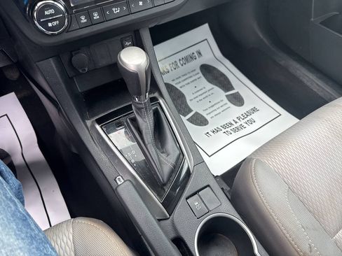 Used 2015 Toyota Corolla LE FWD image 14