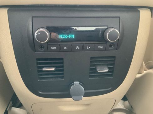 Used 2013 Chevrolet Avalanche LTZ image 50