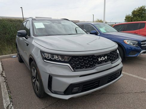 Used 2023 Kia Sorento EX w/ Panoramic Sunroof Package image 3