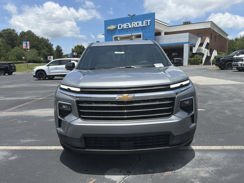 New 2026 Chevrolet Traverse LT FWD image 2