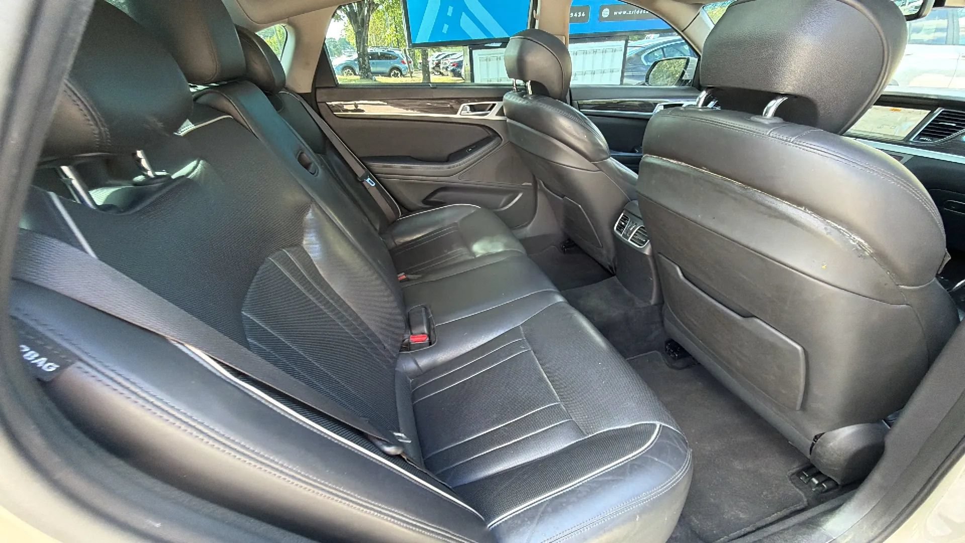 Used 2015 Hyundai Genesis 3.8 w/ Option Group 03 RWD image 23