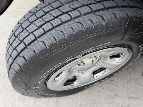 Used 2007 Jeep Liberty Sport AWD/4WD image 25