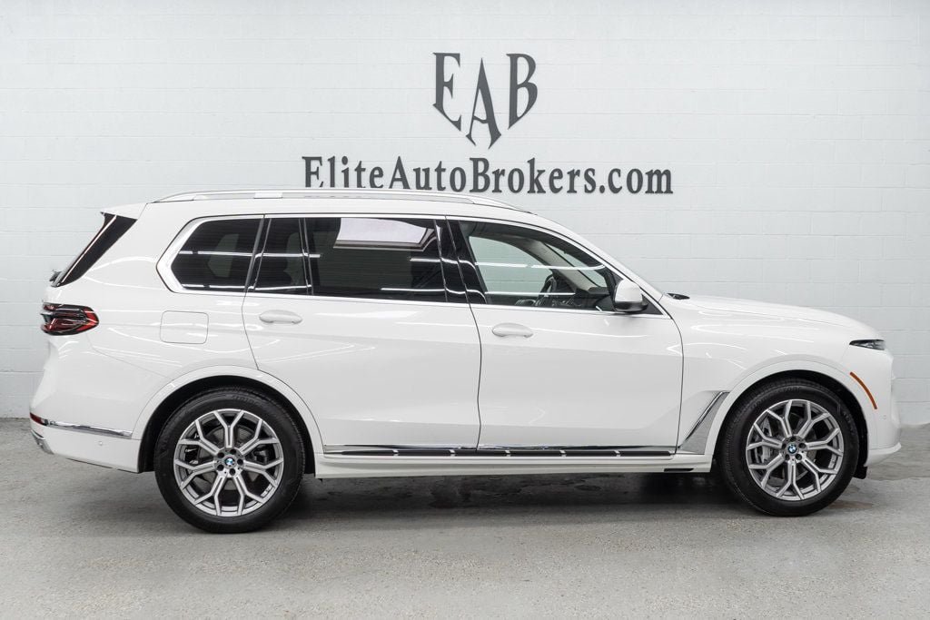Used 2026 BMW X7 xDrive40i w/ Premium Package AWD/4WD image 4
