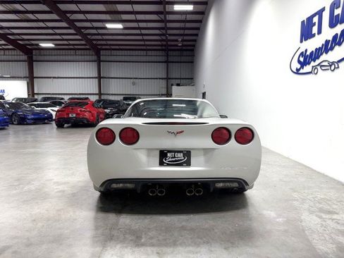 Used 2006 Chevrolet Corvette Coupe w/ Preferred Equipment Group RWD image 9