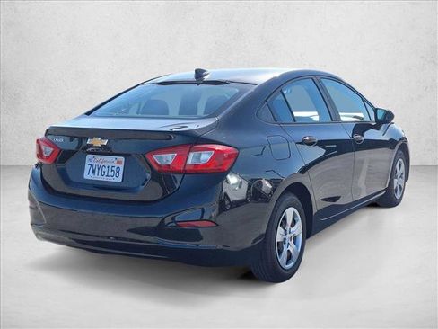 Used 2017 Chevrolet Cruze LS image 5