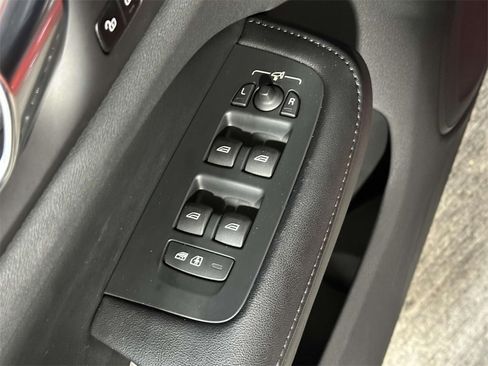 Used 2023 Volvo S60 B5 Plus image 27