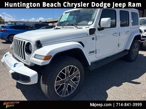 Used 2023 Jeep Wrangler Unlimited Sahara AWD/4WD image 1