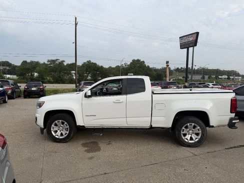 Used 2020 Chevrolet Colorado LT w/ Safety Package RWD image 2