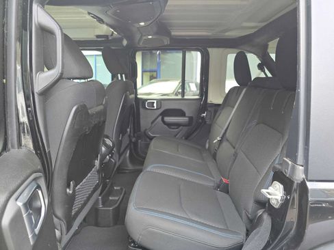 Used 2024 Jeep Wrangler Unlimited Rubicon 4xe AWD/4WD image 16