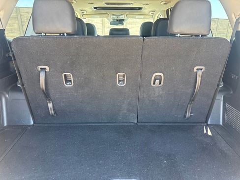 Used 2020 Kia Telluride S w/ S 8 Passenger Seating Package FWD image 34