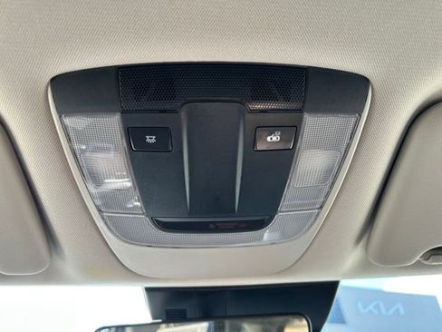 Used 2025 Kia Sportage LX image 27