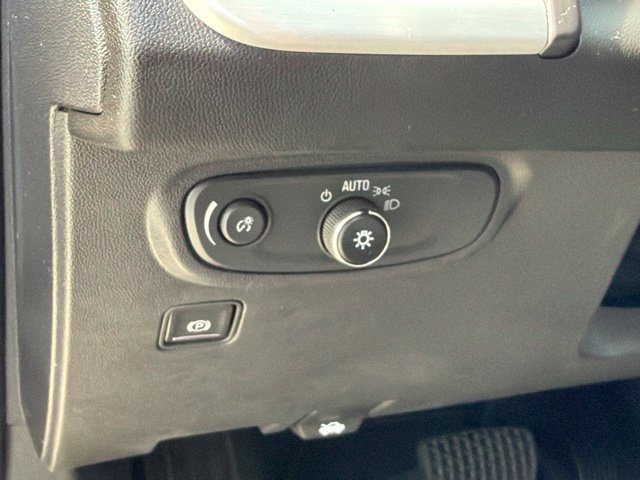 Used 2022 GMC Terrain SLE FWD image 22