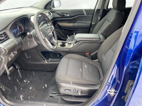 Used 2023 GMC Acadia SLE w/ Driver Convenience Package image 5