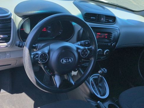 Used 2015 Kia Soul FWD image 10