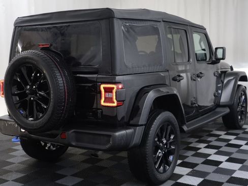Used 2023 Jeep Wrangler Unlimited Sahara w/ Cold Weather Group AWD/4WD image 19
