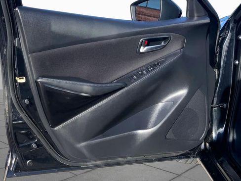 Used 2017 Toyota Yaris iA FWD image 19
