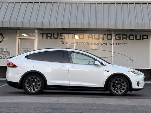 Used 2018 Tesla Model X 100D AWD/4WD image 5