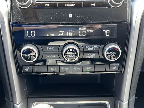 Used 2020 Subaru Ascent Limited w/ Popular Package #2 AWD/4WD image 29