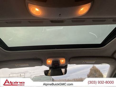 Used 2018 Volvo V60 T5 Cross Country image 18