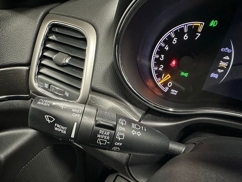 Used 2018 Jeep Grand Cherokee Limited AWD/4WD image 21