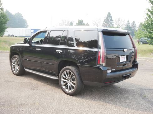 Used 2020 Cadillac Escalade Premium Luxury w/ Escalade Sport Edition AWD/4WD image 7