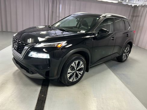 Used 2022 Nissan Rogue SV w/ SV Premium Package image 3