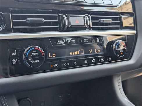 New 2025 Nissan Pathfinder Platinum image 22