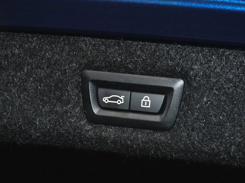 Used 2023 BMW 530i xDrive w/ Premium Package image 78