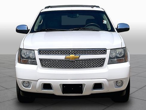 Used 2012 Chevrolet Avalanche LTZ RWD image 3