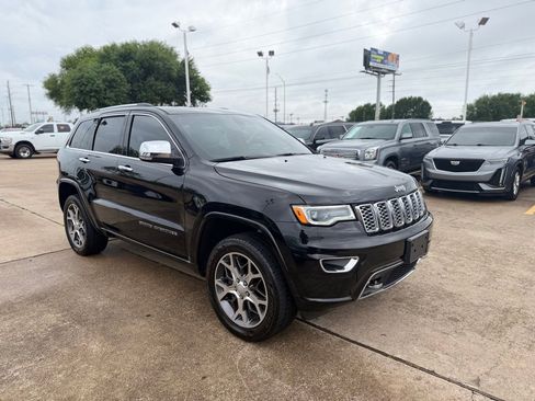 Used 2020 Jeep Grand Cherokee Overland image 3