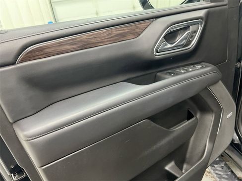 Used 2023 Chevrolet Tahoe Z71 w/ Luxury Package image 21