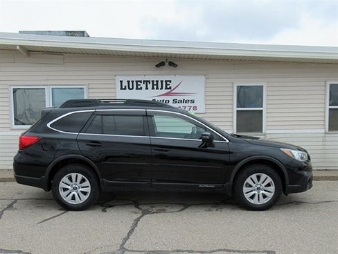 Used 2015 Subaru Outback 2.5i Premium image 3