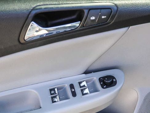 Used 2007 Volkswagen Passat 2.0T image 14