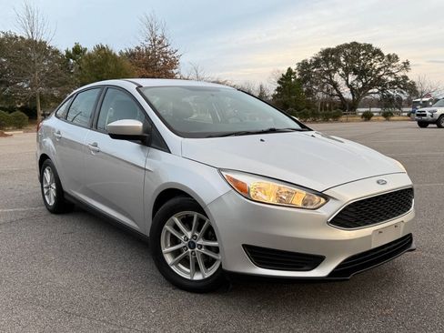 Used 2018 Ford Focus SE image 4