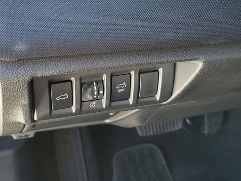 Certified 2025 Subaru Outback Premium image 21