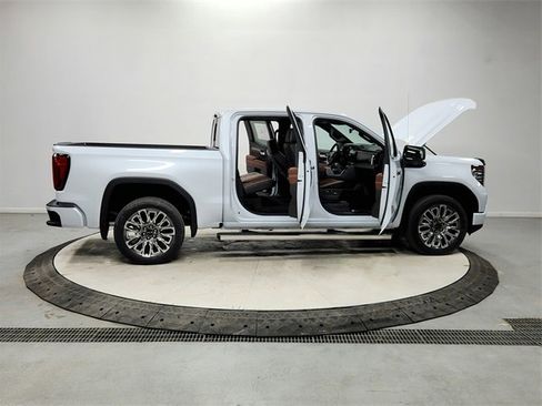 New 2026 GMC Sierra 1500 Denali Ultimate image 16
